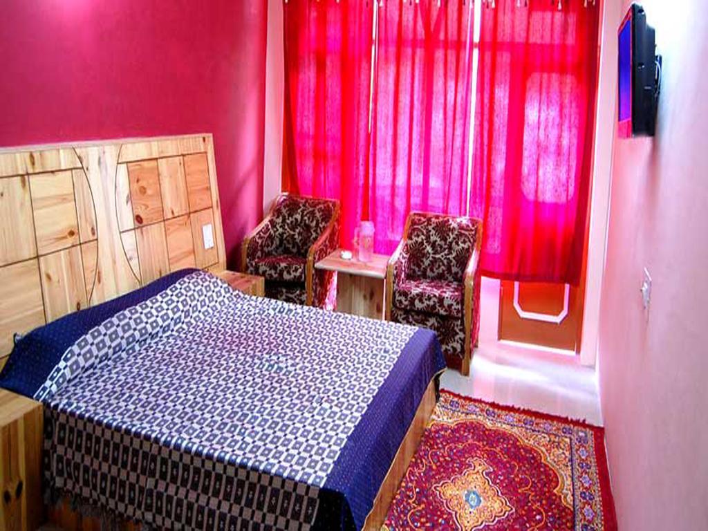 Himanshu Resorts مايالي الغرفة الصورة